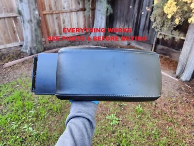 Оригинальная кожаная крышка подлокотника для 2-дверной центральной консоли купе Nissan Altima 2010-2013 годов выпуска черная - Изображение 1 из 4