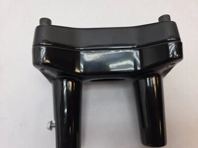 Abrazadera elevadora de manillar negra Harley Davidson 2024 CVO 55900300 Foto 1 de 4