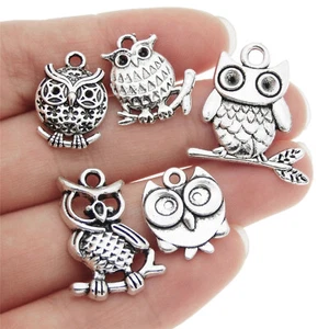 Lote de 10 Colgantes Mezclados Vintage Metal Plateado Lindo Look Búho Dije Hágalo usted mismo Joyería - Imagen 1 de 5