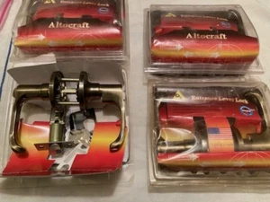 NEW - WHOLESALE LOT OF 4 ANTIQUE BRASS KEYED ENTRY LEVER DOOR LOCKS - Picture 1 of 10