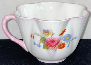 Shelley China DAINTY SHAPE *ROSE & RED DAISY* CUP* #13425* - Picture 1 of 2