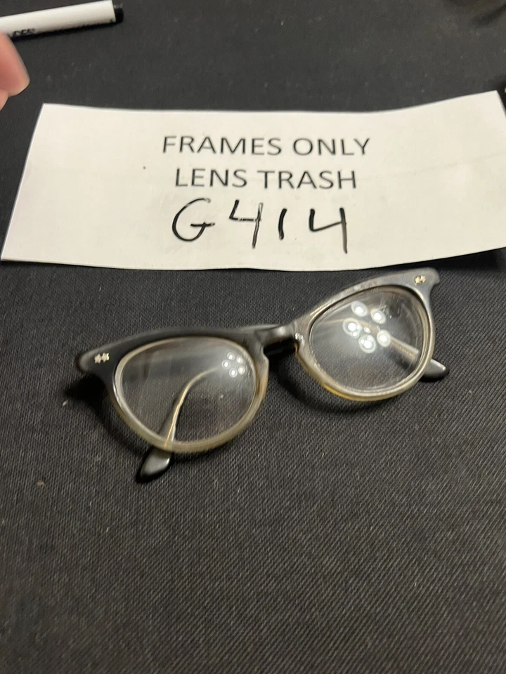 GAFAS DE SOL VINTAGE AÑOS 60 ESTILO BORDE CUERNO 46-22 G414 Foto 1 de 4