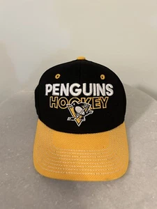 Pittsburgh Penguins Adidas Hockey Clásico Logo Deletreado Gorra Ajustada S/M - Imagen 1 de 5