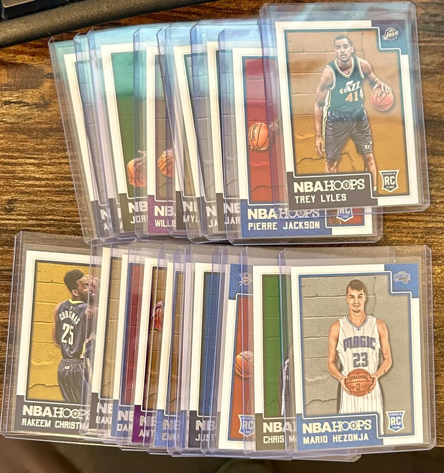 Elige tu tarjeta - Tarjetas de novato Panini NBA Hoops Base RC 2015-16 Foto 1 de 1