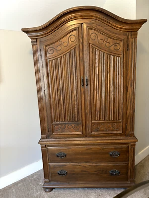 Ethan Allen Royal Charter Oak Armoire - Image 1 of 4