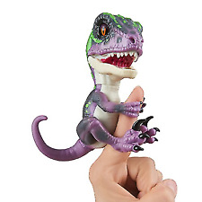 Fingerlings 3784 Untamed Raptor Razor - Purple
