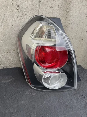 2009 2010 Pontiac Vibe Driver Side Left Tail Light USED OEM 1678890 - Image 1 of 4