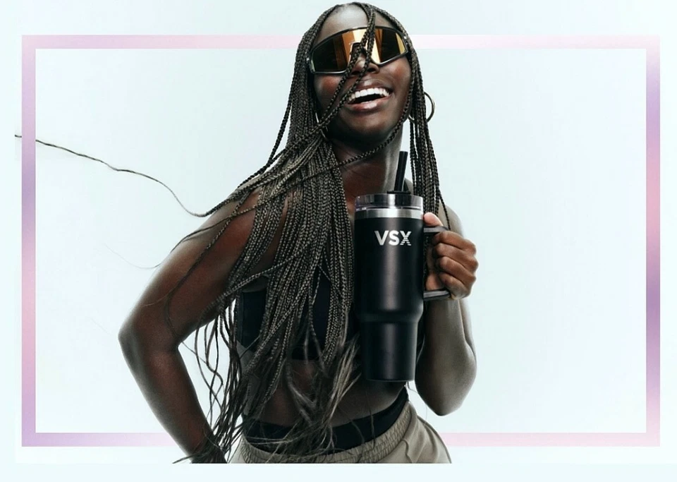 Victoria's Secret VSX 不锈钢 Quencher 40 盎司不倒翁带吸管黑色 全新 — 第 1/4 张图片