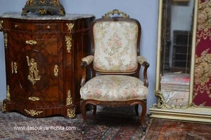 Antica coppia di poltrone in noce stile Luigi XV - Foto 1 di 9