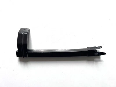 Nissan Leaf 2011 2012 puerta delantera derecha ventana panel guía de canal OEM Foto 1 de 4