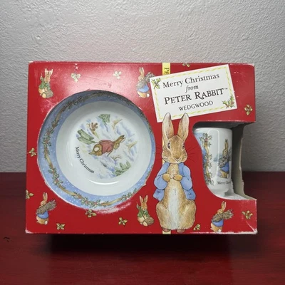 Conjunto de canecas vintage Wedgwood Peter Rabbit Merry Christmas 3 peças prato tigela Inglaterra - Imagem 1 de 4