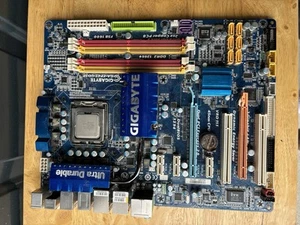 Gigabyte GA-EP45-UD3R LGA775 P45 scheda madre ATX DDR2 NON TESTATA - Foto 1 di 6