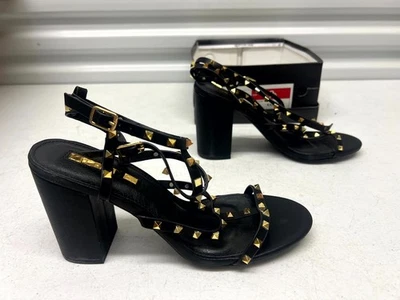 Sandalias Liliana Kana-2 negras con tachuelas de tacón bloque talla 9 tachuelas piramidales doradas Foto 1 de 4