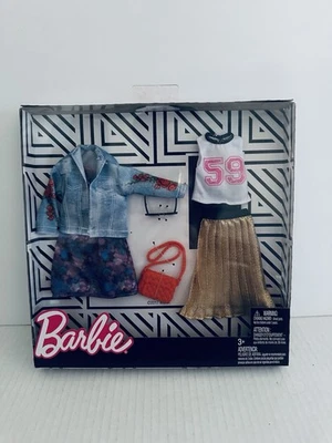 Barbie Moda Pack con 2 Moda Camionero Chaqueta Falda Plisada Dorada 2017 Nuevo Foto 1 de 4
