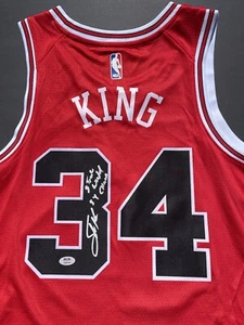 Stacey King Signed Autographed Chicago Bulls Jersey 3x World Champ Psa/Dna Coa - Picture 1 of 5