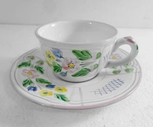 Juego de tazas y platillos de cerámica Herend Village enrejado borde rosa pintado a mano en Hungría - Imagen 1 de 4