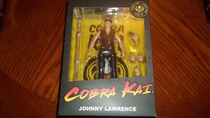 Diamond Select Cobra Kai Johnny Lawrence 7" Action Figure Unopened In Stock - Imagen 1 de 1