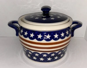Zaklady Ceramczne Polish Pottery COVERED CASSEROLE DISH STARS & STRIPES PATTERN - Picture 1 of 12