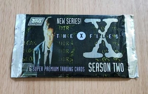THE X FILES SEASON TWO / 2 TOPPS TRADING CARDS - Sealed Pack of 6 Cards (1996) - Picture 1 of 3