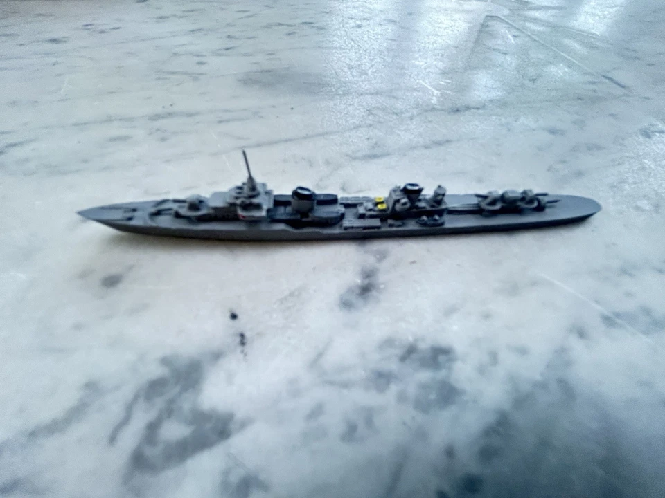 MODELLO METALLO WIKING SCHIFFS 1:1250 FANTASQUE CACCIATORPEDINIERE 1935 FRANCIA - Immagine 1 di 4