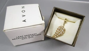 AVON 2008 Bronze Tone Leaf Pendant Rhinestones Necklace New in Box 6680 - Picture 1 of 7