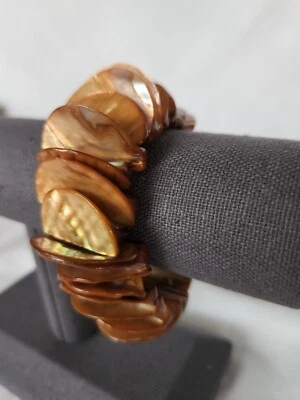 Beautiful Half Shell stretchy Bracelet Amber - Image 1 of 3