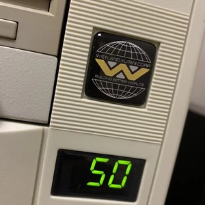 Weyland Yutani Corp Aliens Custom 386 486 Computerhülle Abzeichen GEWÖLBT Aufkleber 1x1 - Bild 1 von 2