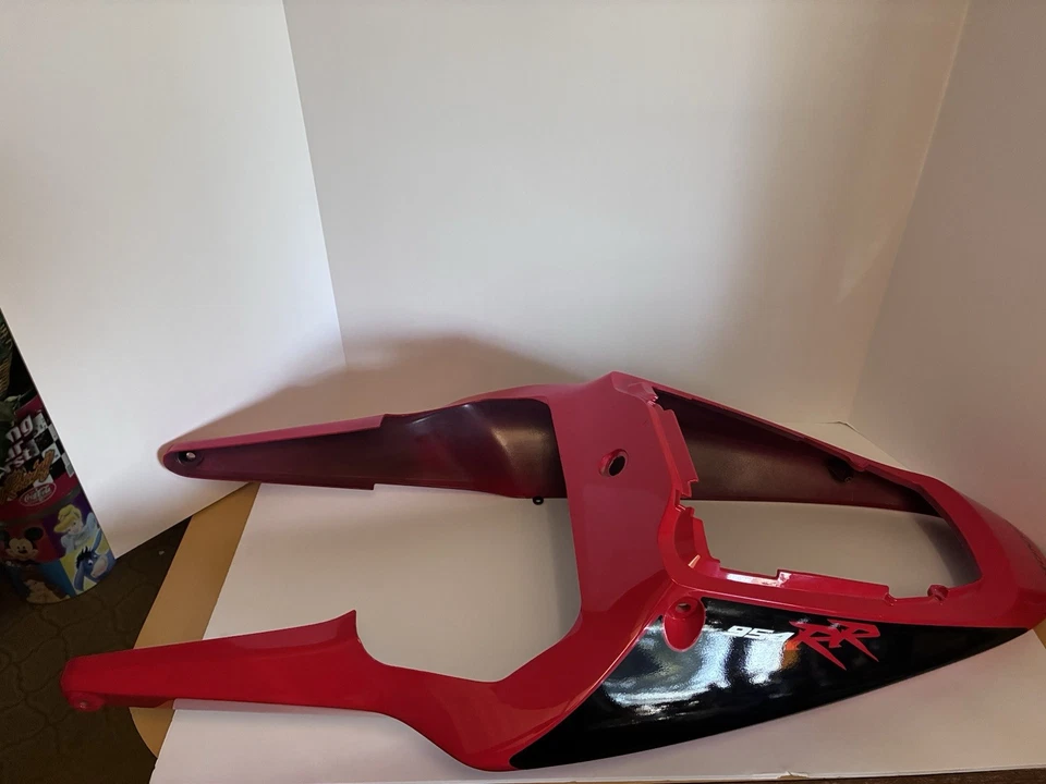 USE OEM HONDA REAR TAIL COWL PART # 77210-MCJ-A00ZA FIT 2003 CBR954 RR Foto 1 de 4