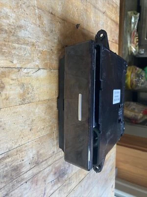 BMW 528i 535i 550i M5 E60 2008 2009 2010 salpicadero delantero consola central cenicero Foto 1 de 4