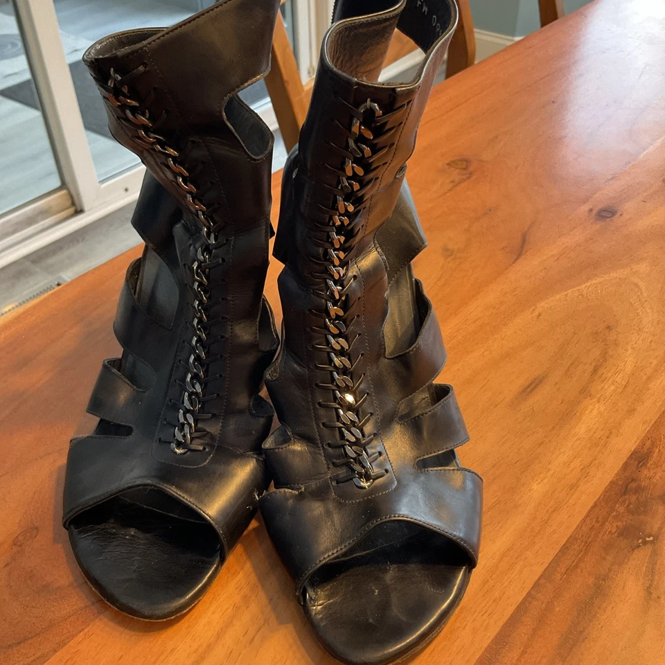 STUART WEITZMAN BLACK LEATHER STRAPPY ANKLE BOOTS SHOES CHAIN LACING ZIPPER, 9 - Image 1 of 4