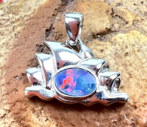 Opera House Triplet Charm Pendant Sterling Silver 925 - Picture 1 of 9