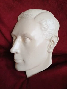 KING GEORGE VI SOLIAN WARE WALL HANGING PLAQUE VINTAGE 1937 F GARBUTT 22CM SOHO - Picture 1 of 11