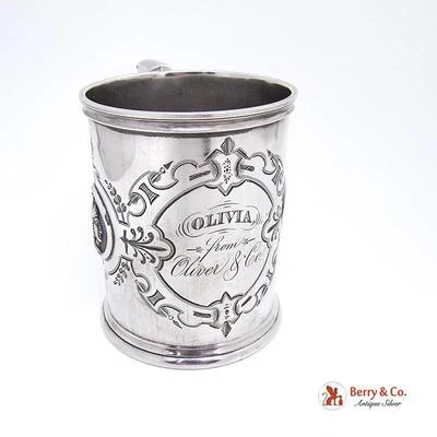 Медальон чашка из чистого серебра Альберт Коулз 1860 ОЛИВИЯ от Oliver & Co - Изображение 1 из 4