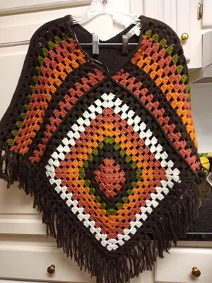 Poncho Suéter Crochet Talla Única (S-M-L) Flecos Marrón Tostado Rosa Verde Foto 1 de 4