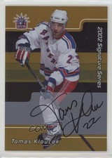 2001-02 ITG Be A Player Signature Series Gold Auto Tomas Kloucek #100 Auto