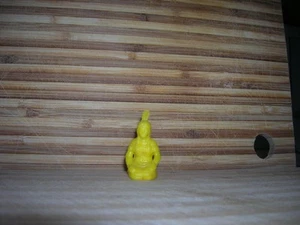 TIMMEE TOY INDIAN SQUAW 65 MM 1948-57 AMARILLO ORIGINAL - Imagen 1 de 3