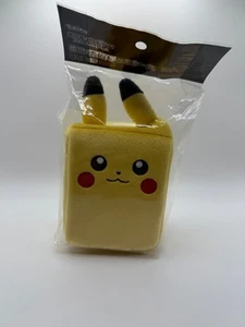 Estuche de Cartas de Peluche Pikachu Escarlata y Violeta Japón Pokemon Center - Imagen 1 de 5