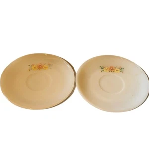 Vintage Fire King Anchor Hocking Gänseblümchen Blumen Untertassen 2er Set Milchglas Teller - Bild 1 von 5