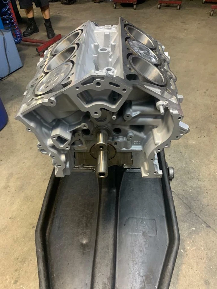 Cargador Chrysler 300 G Cherokee Caravan 2011-2019 3,6 L motor reman bloque corto Foto 1 de 4