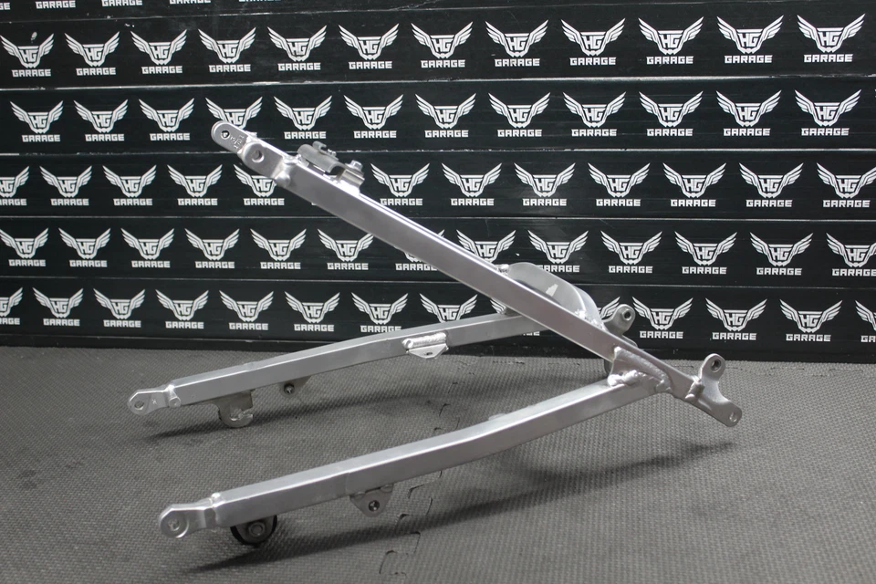 Yamaha YZ250F 2013 OEM subchasis trasero subchasis riel de asiento 17D-21190-10-00 Foto 1 de 4