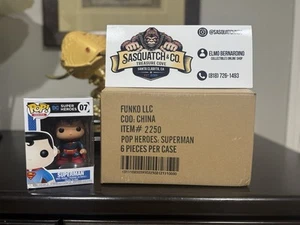 Funko Pop! DC Superheroes: Superman #07 – Classic Suit – With Soft Protector - Picture 1 of 7