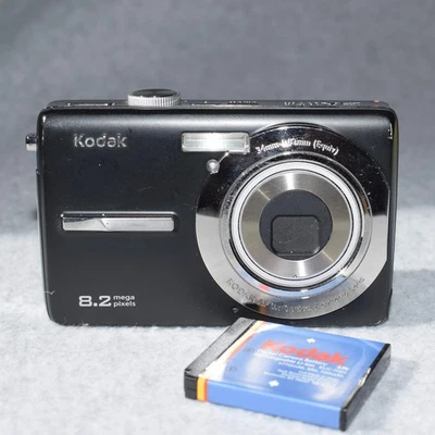 Kodak Easyshare M863 8.2 MP 2.7" LCD Screen 3x Optical Zoom Digital Camera - Image 1 of 4