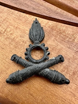 Fregio Berretto  Esercito Artiglieria anni 60 Bomisa - Immagine 1 di 3