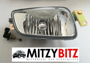 BUMPER FOG LIGHT FRONT RIGHT FOR MITSUBISHI PAJERO SHOGUN V75W MK3 3.5 - Picture 1 of 6