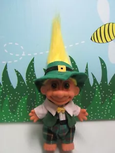 INTORNO AL MONDO IRLANDA - Bambola Troll Russ 5" - RARA - Foto 1 di 10