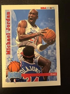 1992-93 NBA Hoops Michael Jordan #298 HOF - Picture 1 of 2