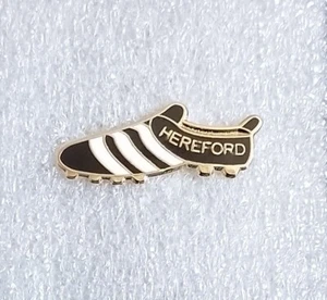 HEREFORD FOOTBALL BOOT BADGE - Picture 1 of 1