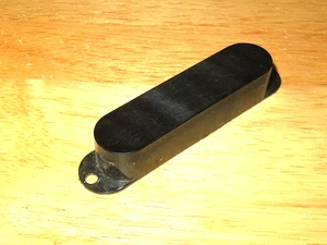 Fender 1966 Black Mustang Duo Sonic or Music Master Pickup Cover - Imagen 1 de 1