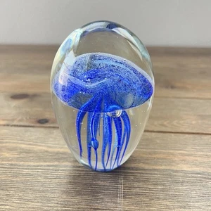 Fermacarte medusa blu in vetro artistico UV si illumina - Foto 1 di 7