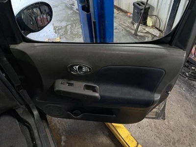 2011 Nissan Cube Right Front Door Trim Panel Black Used OEM 405788 — 第 1/4 张图片
